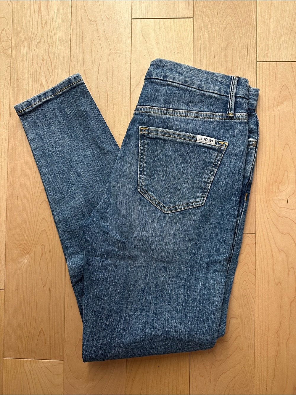 Like-New- Joe's Blue High Rise Skinny Ankle Jeans (26)